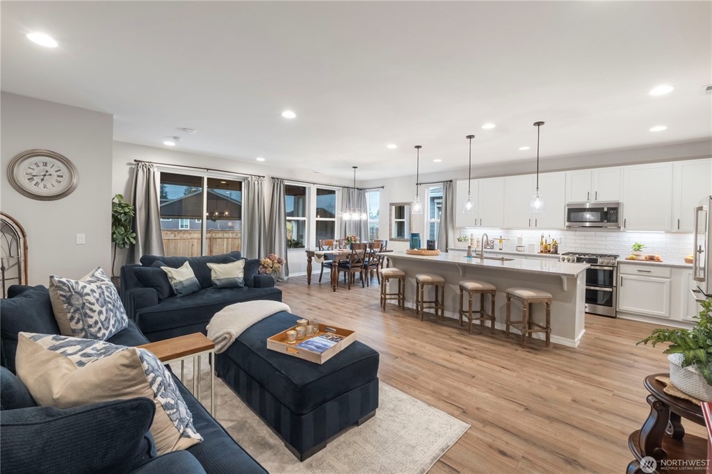 18102 151st Street E, photo 5